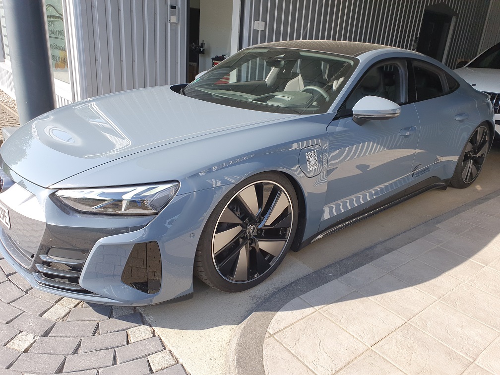 Audi e tron discount air suspension